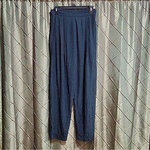 VGUC- The Limited 100% Silk Pleated Front Pocket